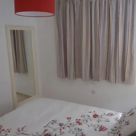 Apartament Gesamte In Mit Terrasse